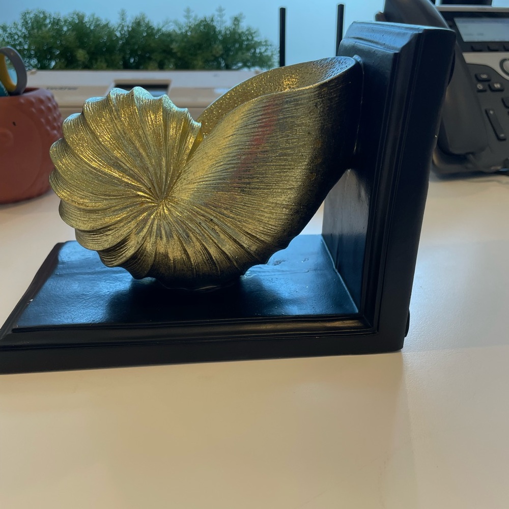 Shell decor. New without tags.-final price